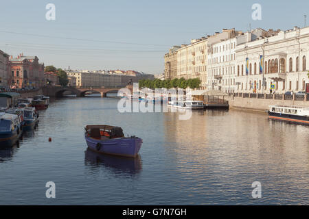 Ufer des Flusses Fontanka, Sankt Petersburg, Russland. Stockfoto