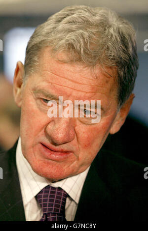 Fußball - FA Barclays Premiership - Portsmouth Pressekonferenz. Milan Mandaric, Vorsitzender von Portsmouth Stockfoto