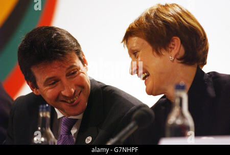 Sebastian Coe, Vorsitzender von London 2012, und Tessa Jowell, Staatssekretärin für Kultur, Medien und Sport. Stockfoto