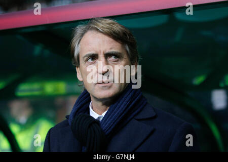 Fußball - UEFA Europa League - 32. Runde - Erstes Bein - Celtic gegen Inter Mailand - Celtic Park. Inter Mailand-Manager Roberto Mancini während des Spiels der UEFA Europa League im Celtic Park, Glasgow, am 19. Februar 2015. Stockfoto