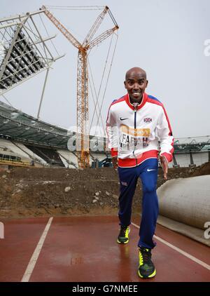 Doppel-Olympiasieger Mo Farah, 31, zurück auf der Strecke, wo er olympisches Gold im Olympiastadion in Stratford, Ost-London, gewann, um die Sainsbury's Anniversary Games zu starten, die vom 24. - 26. Juli an der Spielstätte stattfinden werden. Stockfoto