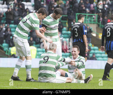 Fußball - Scottish Premiership - Celtic / Hamilton Academical - Celtic Park. Kris Commons von Celtic feiert sein zweites Tor während des Spiels der schottischen Premiership im Celtic Park, Glasgow. Stockfoto