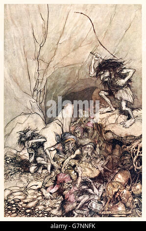 "Alberich Laufwerke in einem Band von Häufer beladen mit gold und Silber Schatz" aus "Das Rheingold & Walküre" illustriert von Arthur Rackham (1867-1939), veröffentlicht im Jahr 1910. In Nibelheim hat Alberich den Rest der Nibelungen Zwerge versklavt. Stockfoto