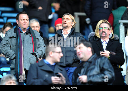 Fußball - Sky Bet Championship - Blackburn Rovers gegen Blackpool - Ewood Park. Carl Fogarty auf den Ständen im Ewood Park Stockfoto