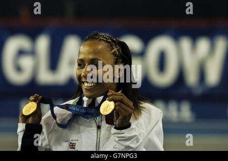 Dame Kelly Holmes - Norwich Union International Athletics - Kelvin Hall. Die doppelte olympische Goldmedaillengewinnerin Dame Kelly Holmes posiert für Fotografen. Stockfoto