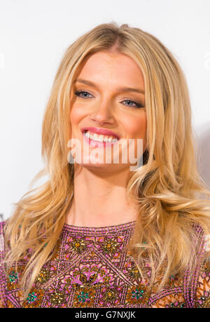 Lily Donaldson bei der Ankunft bei den Elle Style Awards 2015 im Sky Garden, 20 Fenchurch Street, London. DRÜCKEN Sie VERBANDSFOTO. Bilddatum: Dienstag, 24. Februar 2015. Bildnachweis sollte lauten: Dominic Lipinski/PA Wire Stockfoto