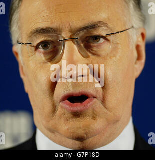 Michael Howard hält eine Rede zur Einwanderung. Der Konservative Parteiführer Michael Howard. Stockfoto