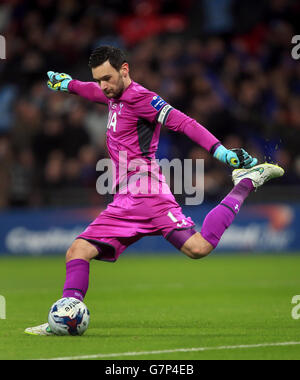 Fußball - Capital One Cup - Finale - Chelsea gegen Tottenham Hotspur - Wembley Stadium. Hugo Lloris von Tottenham Hotspur Stockfoto