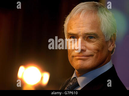 Robert Kilroy-Silk gründet seine neue politische Partei Veritas im Rahmen einer Pressekonferenz. Stockfoto