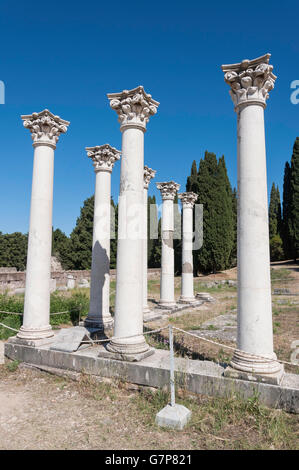 Korinthische Säulen, die mittlere Terrasse das Asklepieion, Platani, Kos (Cos), die Dodekanes, Süd Ägäis, Griechenland Stockfoto