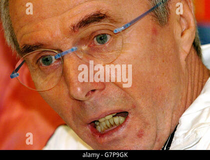 Fußball - Internationale Freundschaften - England gegen Holland - England Pressekonferenz - Ashby de la Zouch. England-Trainer Sven Goran Eriksson. Stockfoto