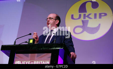 Mark Reckless, MP, hält eine Rede während der Ukip-Frühjahrstagung in den Wintergärten in Margate, Kent. Stockfoto