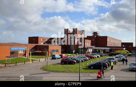 Eine allgemeine Ansicht des Furness Hospital in Barrow, Cumbria, das im Zentrum der Morecambe Bay Untersuchung steht. Stockfoto