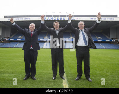 John Gilligan, Dave King und Paul Murray folgen den Rangers EGM in Ibrox, Glasgow. Stockfoto