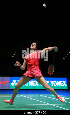 Badminton - 2015 Yonex All England Badminton Championships - Tag Fünf - National Indoor Arena. Die spanische Carolina Marin beim Sieg beim Dameneinzel-Finale der Yonex All England Open 2015 gegen die indische Saina Nehwal Stockfoto