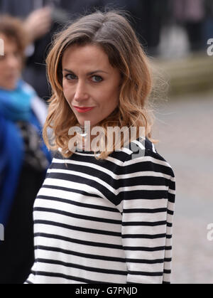 Katherine Kelly kommt in der Westminster Abbey in London zur Gedenkfeier von Lord Richard Attenborough an, der letztes Jahr starb. Stockfoto