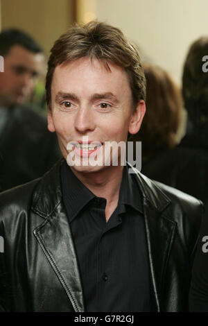 Der irische Snookerstar Ken Doherty bei der Weltpremiere von Ikeano, einem Musical, das die WM-Reihe zwischen Roy Keane und Mick McCarthy persifliert. Stockfoto