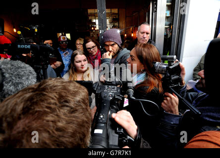 Russell Brand öffnet Trew Ära Cafe - London Stockfoto