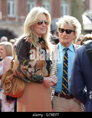 Rod Stewart und Penny Lancaster, die zum Prince's Trust und Samsung eintreffen, feiern die Success Awards im Odeon, Leicester Square im Zentrum von London. Stockfoto