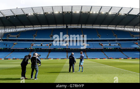 Fußball - Barclays Premier League - Manchester City gegen West Bromwich Albion - Etihad Stadium Stockfoto