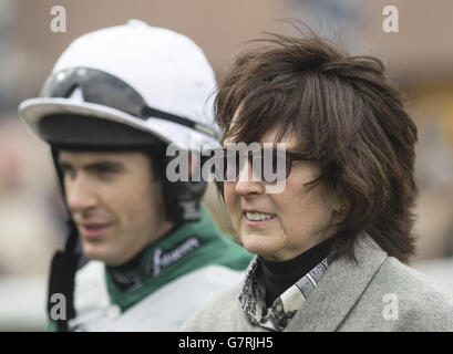 Pferderennen - die Feder springt Meeting - Newbury Racecourse Stockfoto