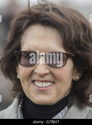 Trainer Venetia Williams vor dem Hurdle Race für John Haine Memorial-Anfänger während des Spring Jumps Meeting auf der Rennbahn Newbury. DRÜCKEN Sie VERBANDSFOTO. Bilddatum: Samstag, 21. März 2015. Siehe PA Geschichte RENNEN Newbury. Bildnachweis sollte lauten: Julian Herbert/PA Wire Stockfoto