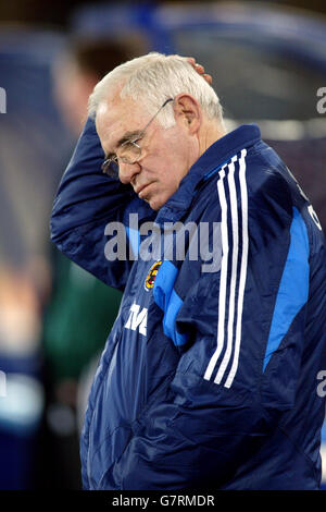 Fußball - FIFA Fußball-Weltmeisterschaft 2006 Qualifikation - Gruppe Sieben - Spanien / San Marino - Stadtflughafen Juan Rojas. Luis Aragones, Trainer Spanien Stockfoto