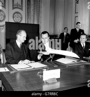 Luftfahrt - Verkehrsflugzeug der anglo-französischen Abkommen - Lancaster House in London Stockfoto