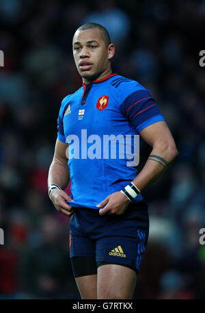 Der Franzose Gael Fickou beim RBS Six Nations-Spiel 2015 im Twickenham Stadium, London. Stockfoto