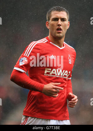 Fußball - Sky Bet Championship - Nottingham Forest gegen Wolverhampton Wanderers - City Ground. Gary Gardner, Nottingham Forest Stockfoto