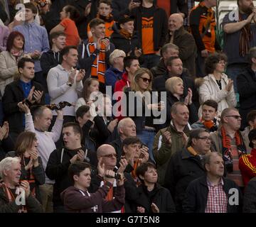 Dundee Utd Fans während des schottischen Meisterschaftsspiel im Celtic Park, Glasgow. Stockfoto