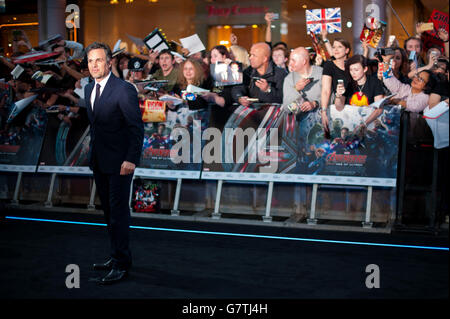 Mark Ruffalo bei der Europa-Premiere von Avengers: Age of Ultron im Vue Westfield, Shepherds Bush Green, London. Stockfoto