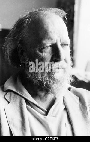 Der britische Schriftsteller William Golding, Autor von Lord of the Flies, der 1983 den Literaturnobelpreis gewonnen hat. Stockfoto