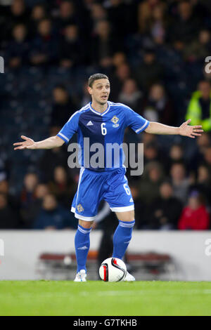 Fußball - International freundlich - Schottland / Nordirland - Hampden Park. Chris Baird aus Nordirland Stockfoto