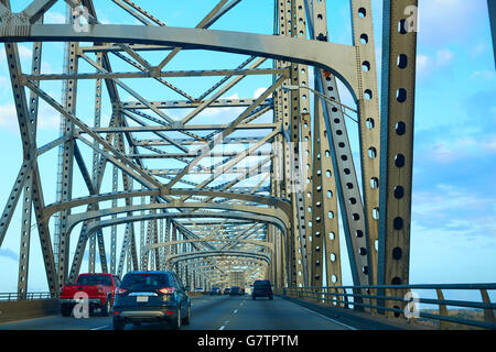 Horace Wilkinson Bridge in Mississippi River bei Baton Rouge Louisiana USA Stockfoto