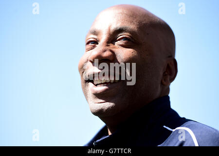 Chris Ramsey, Cheftrainer der Queens Park Rangers, vor dem Spiel der Barclays Premier League in der Loftus Road, London. DRÜCKEN SIE VERBANDSFOTO. Bilddatum: Sonntag, 12. April 2015. Siehe PA Story FUSSBALL QPR. Bildnachweis sollte lauten: Adam Davy/PA Wire. Maximal 45 Bilder während eines Matches. Keine Videoemulation oder Promotion als „live“. Keine Verwendung in Spielen, Wettbewerben, Werbeartikeln, Wetten oder Einzelclub-/Spielerdiensten. Keine Verwendung mit inoffiziellen Audio-, Video-, Daten-, Spiele- oder Club/League-Logos. Stockfoto