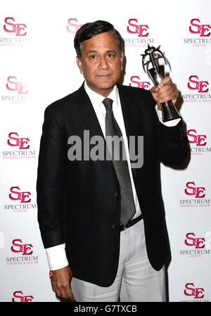 Chivas Regal Social Entrepreneur of the Year Gopi Gopalakrishnan bei den British Asian Awards 2015 im Grosvenor House Hotel, London. Stockfoto