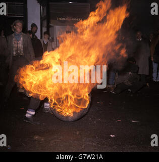 Tar Barrel Verbrennung Zeremonie - schon St Mary Stockfoto