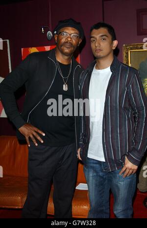 MTV TRL - Leicester Square. US-Schauspieler Samuel L Jackson (links) mit MTV-Moderator Tim Kash. Stockfoto