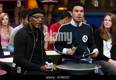 MTV TRL - Leicester Square. US-Schauspieler Samuel L Jackson (links) mit MTV-Moderator Dave Berry. Stockfoto