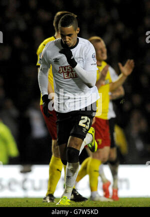 Tom Ince von Derby County (links) feiert den zweiten Rang seiner Seiten Ziel des Spiels Stockfoto