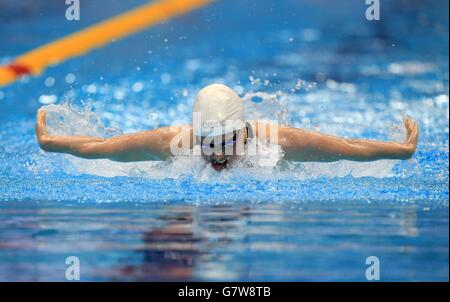 Hannah Miley auf dem Weg zum Sieg im 200m Schmetterlingsfinale der Frauen während der British Swimming Championships im London Aquatics Centre, London. Stockfoto