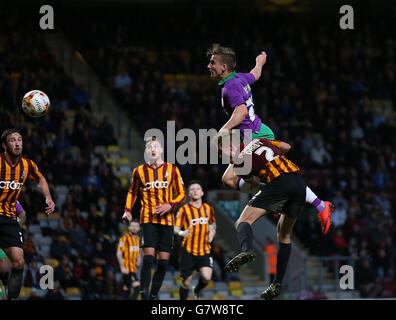 James Joe Bryan von Bristol City erzielt sein Tor gegen Bradford City während des Sky Bet League One-Spiels im Coral Windows Stadium, Bradford. Stockfoto