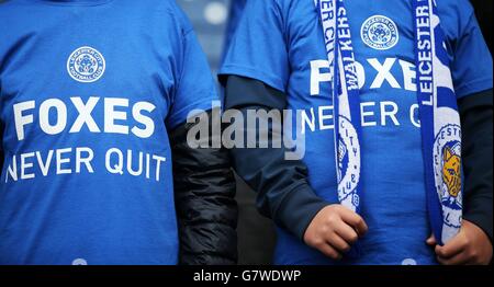 Fußball - Barclays Premier League - Burnley / Leicester City - Turf Moor. Leicester-Fans vor dem Spiel der Barclays Premier League in Turf Moor, Burnley. Stockfoto