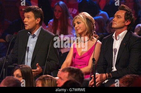 Comic Relief Tut Fame Academy - Lambeth College. Richter (links-rechts) Richard Park, Lesley Garret, Craig Revel Horwood. Stockfoto