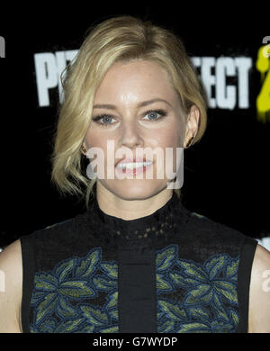 Elizabeth Banks bei einer Sondervorführung von Pitch Perfect 2 im May Fair Hotel, London. DRÜCKEN Sie VERBANDSFOTO. Bilddatum: Donnerstag, 30. April 2015. Bildnachweis sollte lauten: Hannah McKay/PA Wire Stockfoto