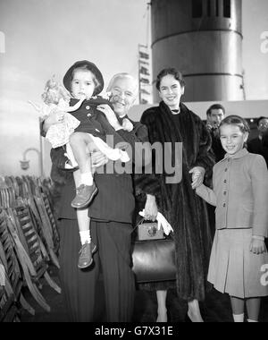 Unterhaltung - Charlie Chaplin in London - "Queen Elizabeth", Southampton Stockfoto