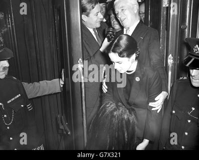 Unterhaltung - Charlie Chaplin in London - Waterloo Station, London Stockfoto