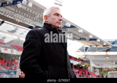 Fußball - Deutsche Bundesliga - FC Nürnberg / Borussia Dortmund - Frankenstadion. Bert van Marwijk, Cheftrainer von Borussia Dortmund Stockfoto