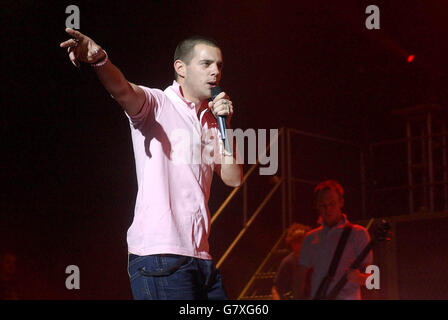 The Streets Gig - Carling Academy Brixton. Mike Skinner von The Streets peforms live auf der Bühne. Stockfoto